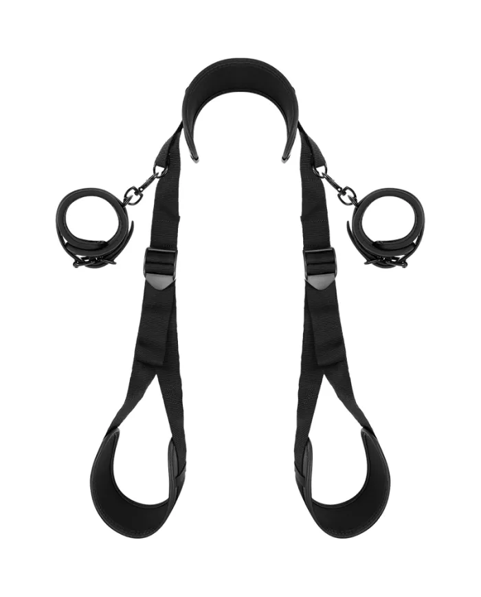 FETISH SUBMISSIVE - POSITION JAMBES OUVERTES AVEC MENOTTES DOUBLÉES EN NOPRÈNE FETISH SUBMISSIVE - POSITION JAMBES OUVERTES AVEC MENOTTES DOUBLÉES EN NOPRÈNE