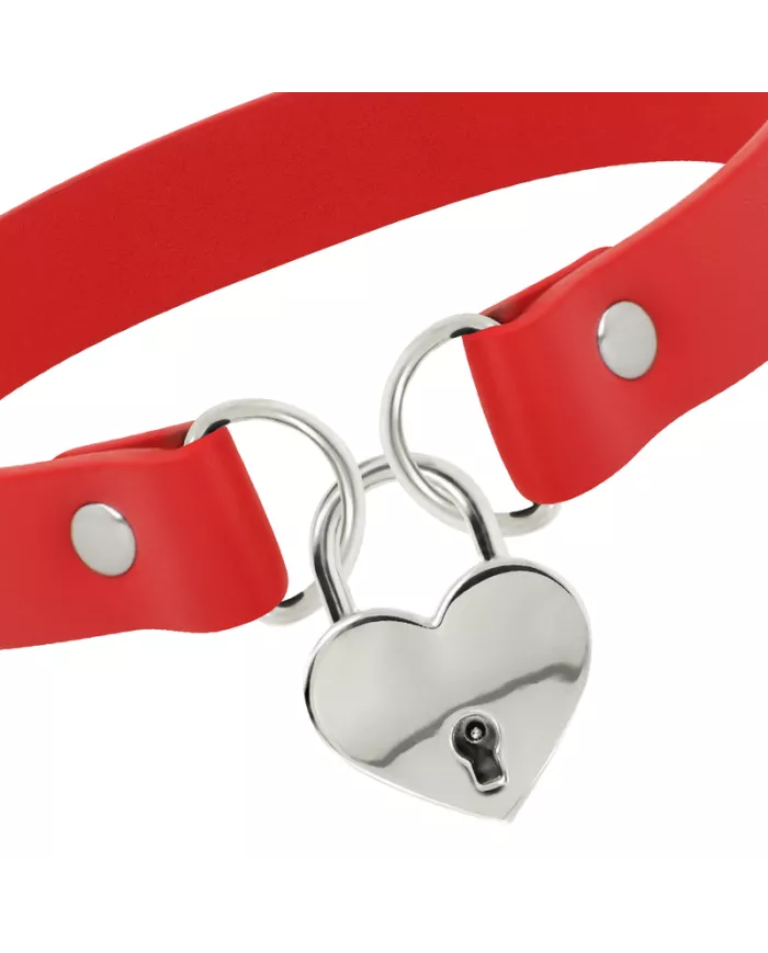 COQUETTE CHIC DESIRE - COLLIER EN CUIR VEGAN ROUGE AVEC ACCESSOIRE COEUR AVEC CL? COQUETTE CHIC DESIRE - COLLIER EN CUIR VEGAN ROUGE AVEC ACCESSOIRE COEUR AVEC CL?