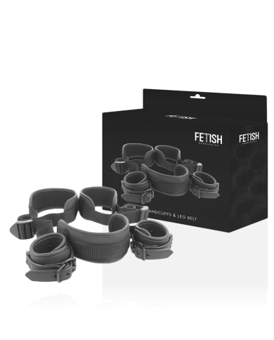 FETISH SUBMISSIVE - POSITION JAMBES OUVERTES AVEC MENOTTES DOUBLÉES EN NOPRÈNE