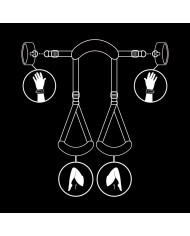 FETISH SUBMISSIVE - POSITION JAMBES OUVERTES AVEC MENOTTES DOUBLÉES EN NOPRÈNE
