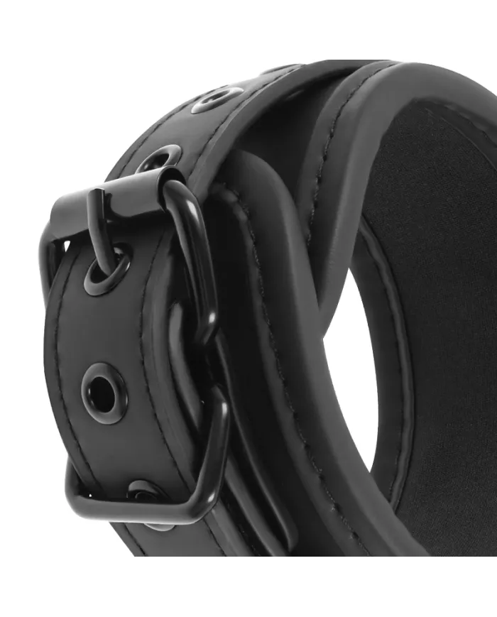 FETISH SUBMISSIVE - COLLIER ET MENOTTES EN CUIR VÉGAN AVEC DOUBLURE EN NOPRÈNE FETISH SUBMISSIVE - COLLIER ET MENOTTES EN CUIR VÉGAN AVEC DOUBLURE EN NOPRÈNE