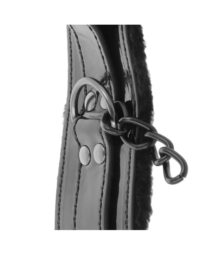 DARKNESS - MENOTTES DE CHEVILLE RÉGLABLES EN CUIR NOIR AVEC CADENAS DARKNESS - MENOTTES DE CHEVILLE RÉGLABLES EN CUIR NOIR AVEC CADENAS