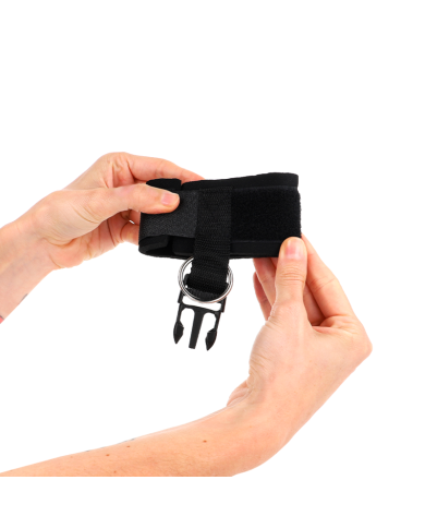 KINK - APPUI-POIGNET EN NÉOPRÈNE À ATTACHES ET BOUCLES NOIR RÉGLABLE 22-34 CM