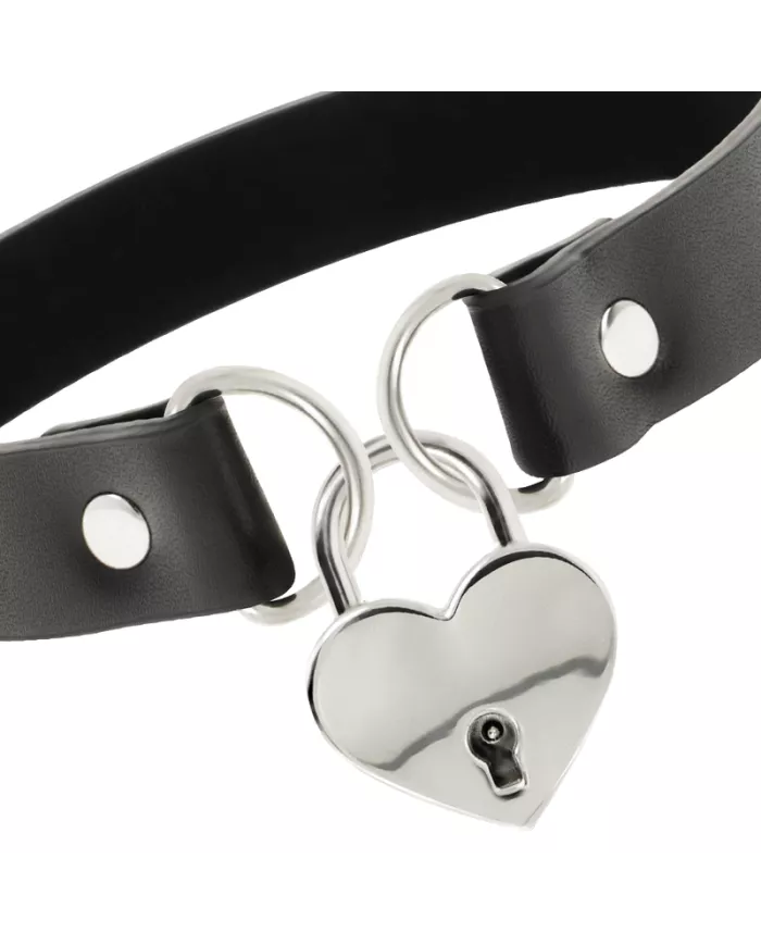 COQUETTE CHIC DESIRE - COLLIER EN CUIR VEGAN AVEC ACCESSOIRE COEUR AVEC CL? COQUETTE CHIC DESIRE - COLLIER EN CUIR VEGAN AVEC ACCESSOIRE COEUR AVEC CL?