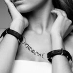 BIJOUX - INDISCRETS MAZE MENOTTES BRACELETS NOIR – Image 2