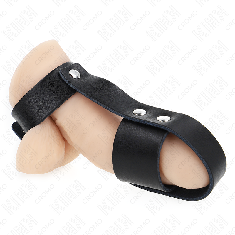 KINK - ANNEAU DE CAGE À PÉNIS EN CUIR AVEC SÉPARATEUR DE BALLES RÉGLABLE KINK - ANNEAU DE CAGE À PÉNIS EN CUIR AVEC SÉPARATEUR DE BALLES RÉGLABLE – Image 1