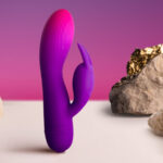 ROCKS-OFF - GLO-GIRL VIBRATEUR LAPIN VIOLET – Image 3